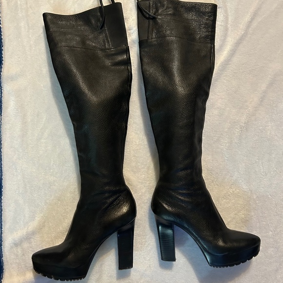 Calvin Klein boots - Picture 1 of 3